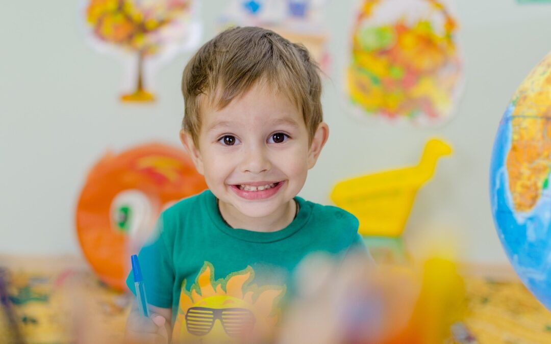 Dit barns følelsesmæssige udvikling fra 0 til 6 år – en guide til forældre